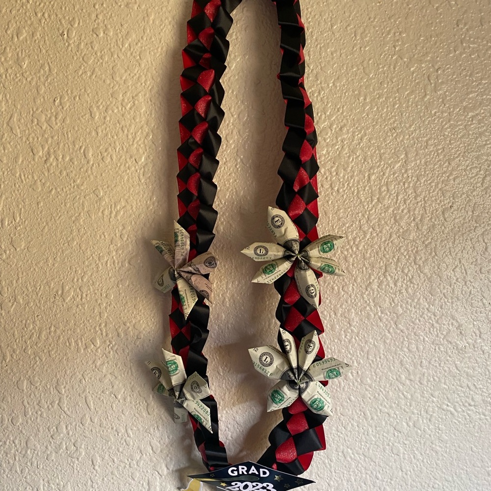 Graduation Money Lei